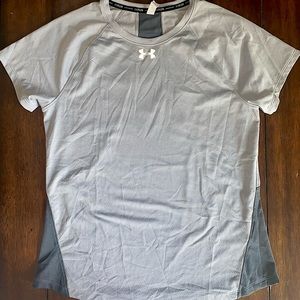UNDER ARMOUR Short Sleeve Top (size M)